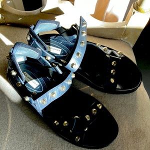 Balenciaga Paris classic grommet studded sandal perfect cond 38 black w gold